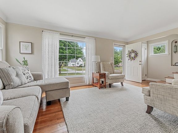 4th image of 6929 Parma Park Blvd