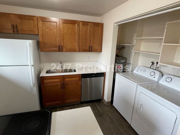 5806 SE Ogden St APT 14