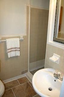 4th image of 813 Midway Ct