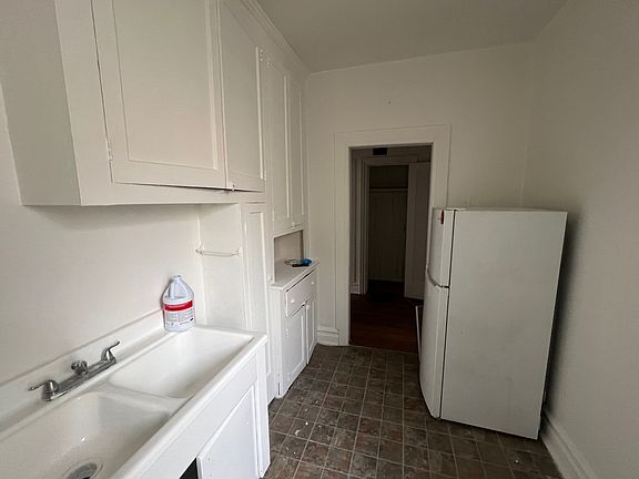2nd image of 3506 73rd St APT 4A