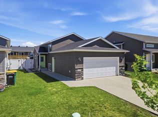 1034 29th Ave W, West Fargo, ND 58078