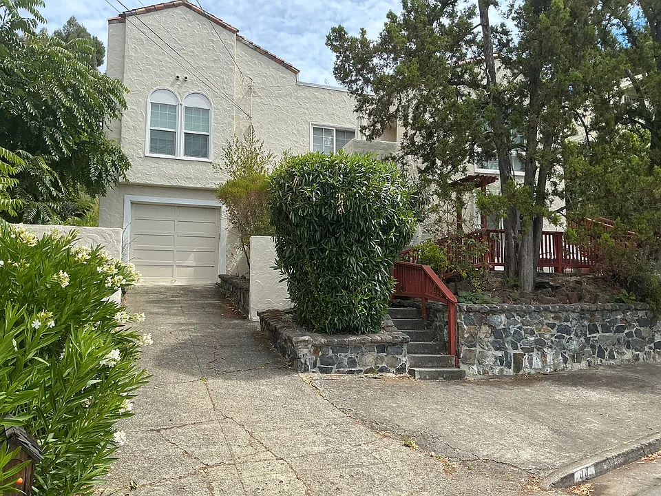44 Mission Ave