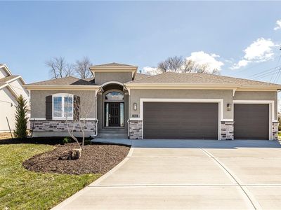 1920 Longview Dr, Liberty, MO, 64068