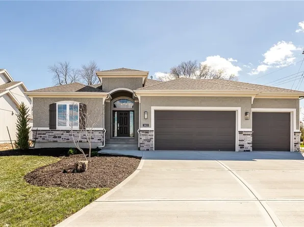 18605 Reinhardt St, Overland Park, KS 66085