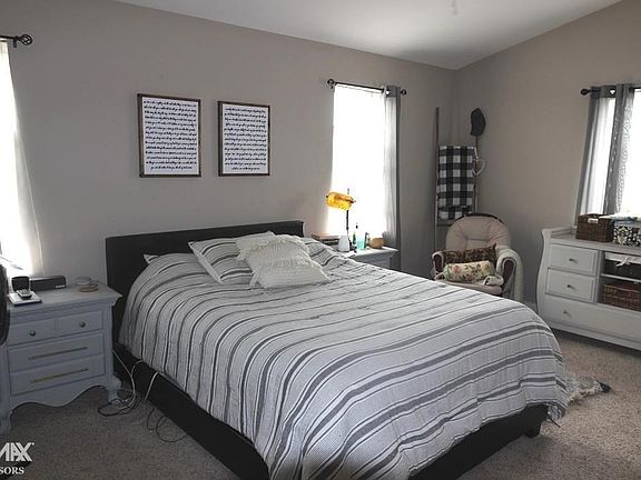 2nd image of 41685 Damask Dr