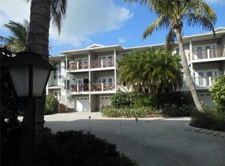 3808 6th Ave, Holmes Beach, FL 34217