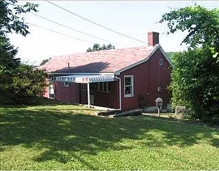 731 Shaw Ave photo 1