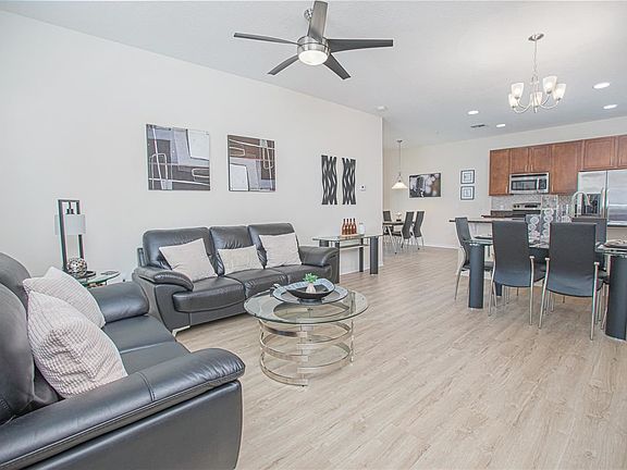 4th image of 2378R Seven Oaks Dr