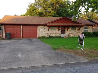 901 Patricia Dr, Sherman, TX 75090