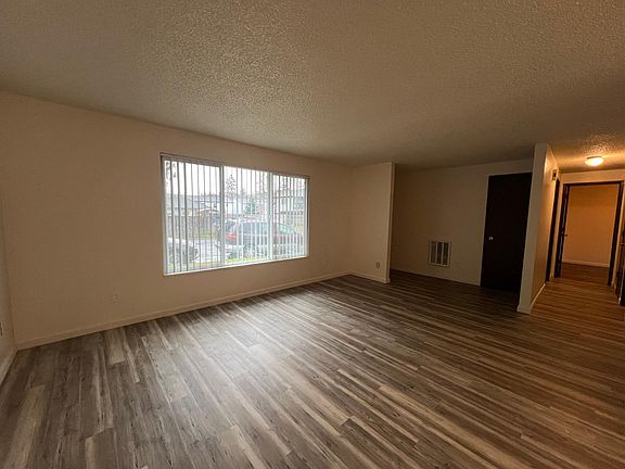 5th image of 3463 SE 130th Ave