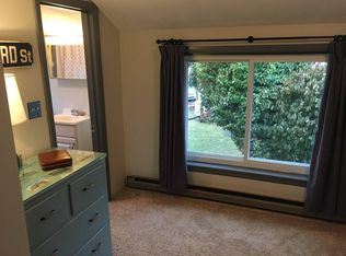 18 Sea View Ave, North Kingstown, RI 02852