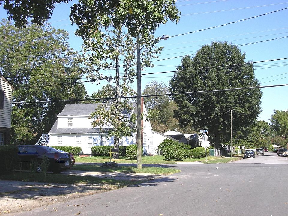2nd image of 2325 Spruce St