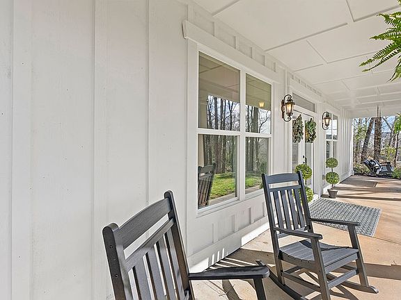 4th image of 60 Luka Way