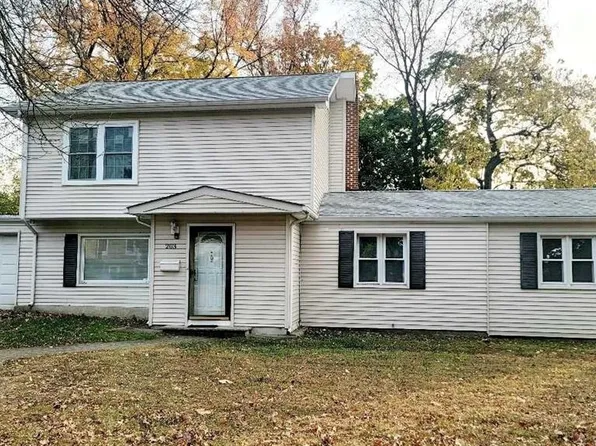 203 Howland Ave, River Edge, NJ 07661