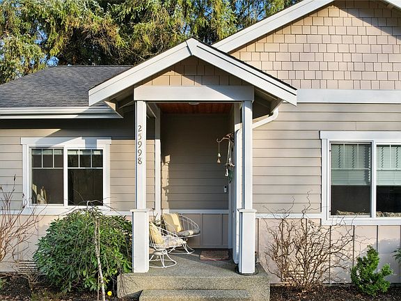 2nd image of 25998 Arklow Place NE