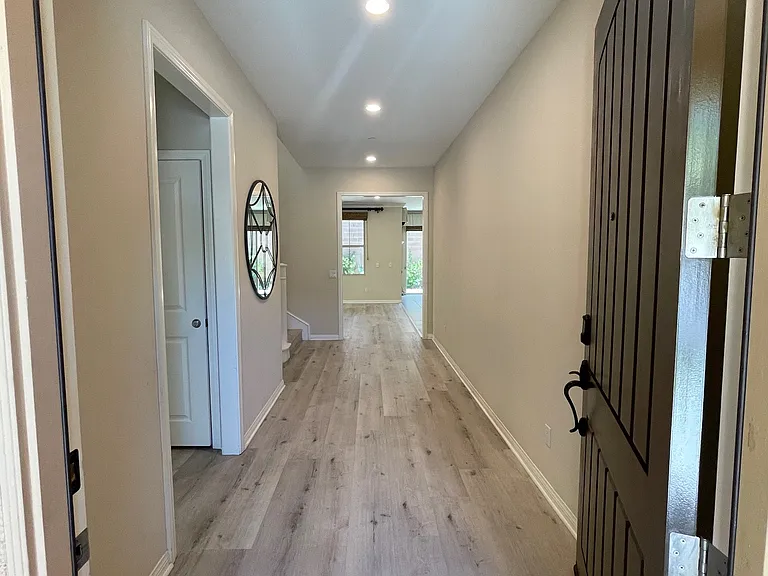 57 Elmdale — Photo 12