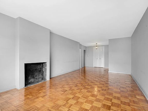 5th image of 118 E 60th St APT 20E