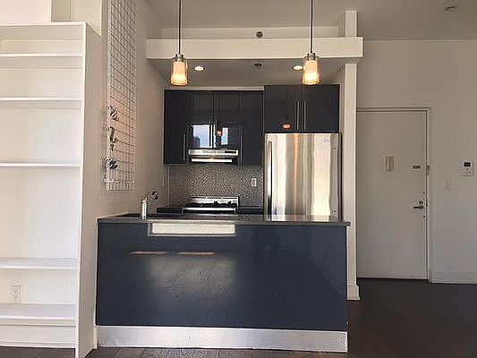 5th image of 390 Lorimer St APT 4D