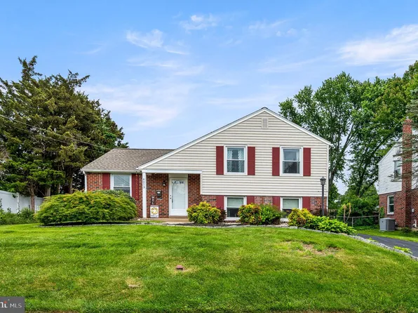 4213 School Ln, Brookhaven, PA 19015