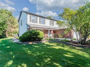900 W Point Dr, Schaumburg, IL 60193