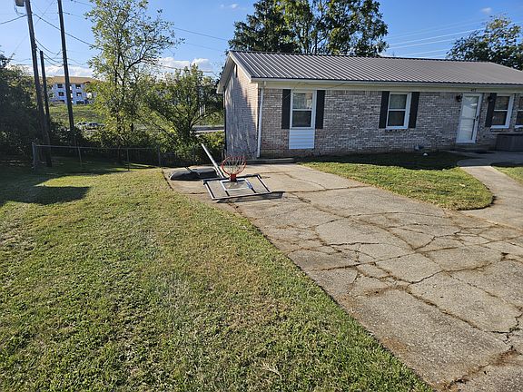 2nd image of 412 Martin Dr