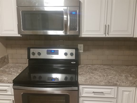 3rd image of 11800 Leemont Dr