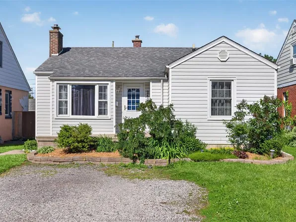 2406 Byng Rd, Windsor, ON N8W 3E8