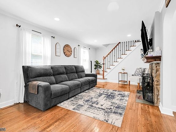 3rd image of 401 Lum Ave