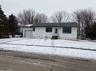 2754 Saint Francis Dr, Columbus, NE 68601