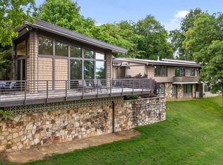 702 S Crest Rd, Chattanooga, TN 37404