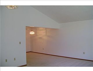 3rd image of 1002 Redmont Pl