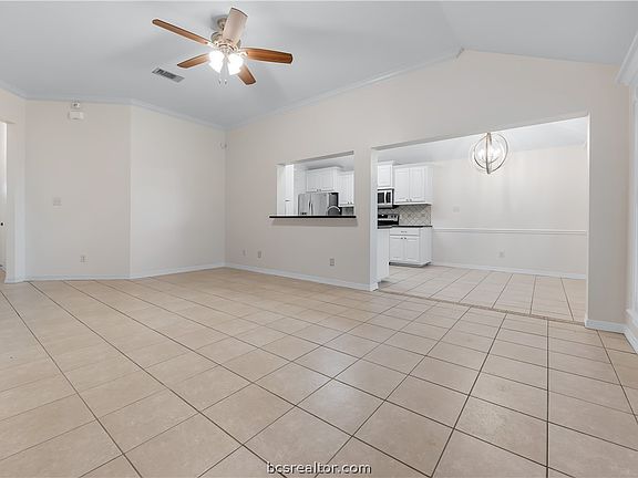 3rd image of 2902 Horseback Ct