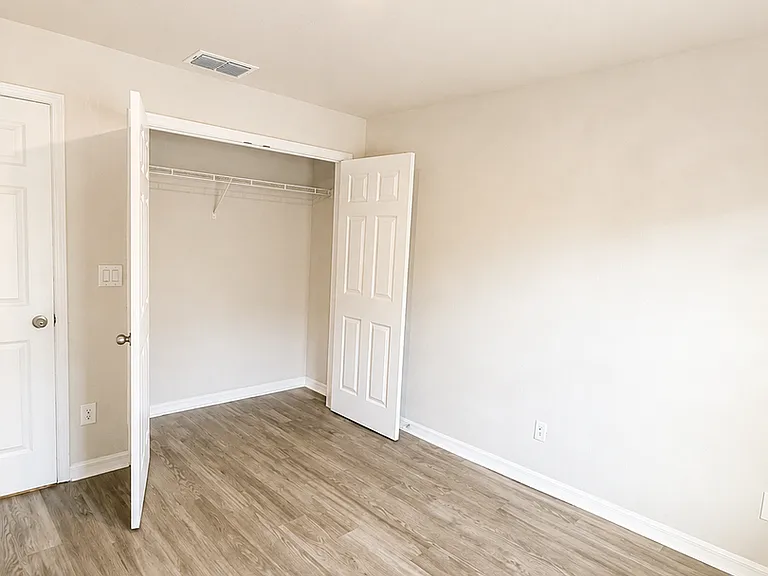 363 Greenbriar Blvd — Photo 15