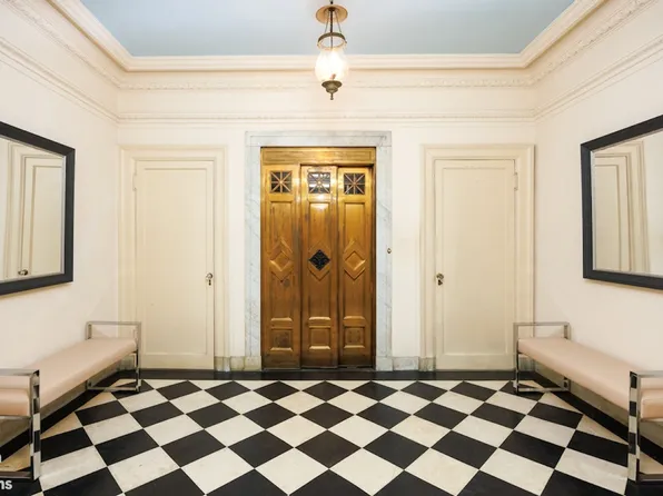 32 East 64th Street image 4 of 8