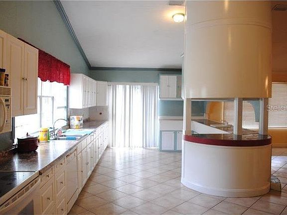 5th image of 4150 Lake Saunders Dr