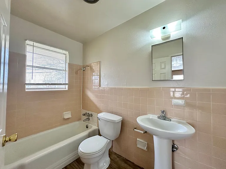 1807 N Ws Young Dr — Photo 15