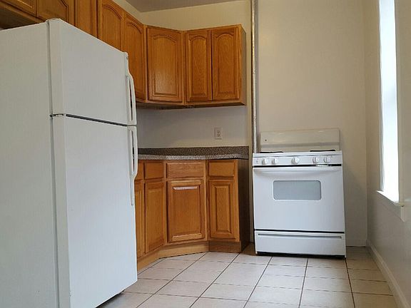 3rd image of 2 Adrian Ave APT 41B