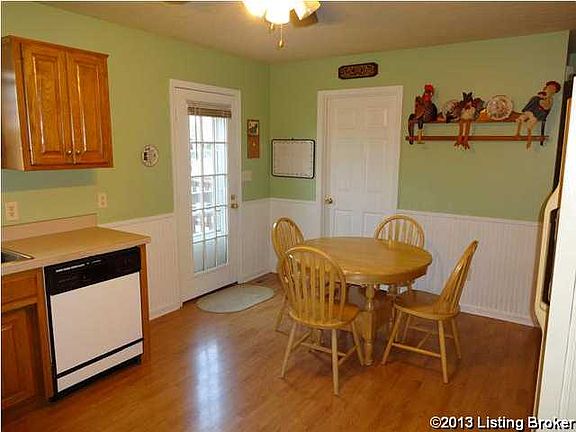3rd image of 541 Stevens Ln