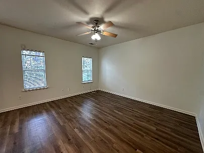 3 bed, 2.5 bath, 1600 sqft, $2,200 — Photo 4