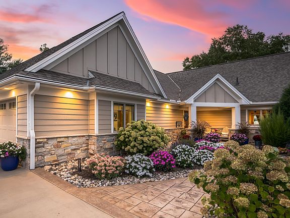 3rd image of 47096 Maple Leaf Ln