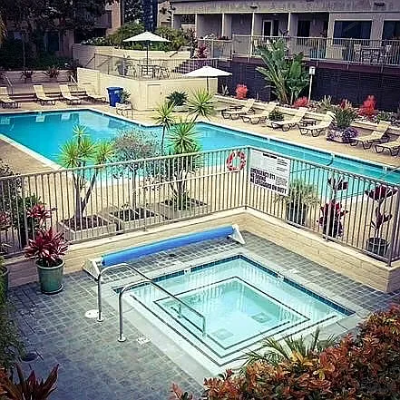 Villa La Jolla Dr — Photo 10