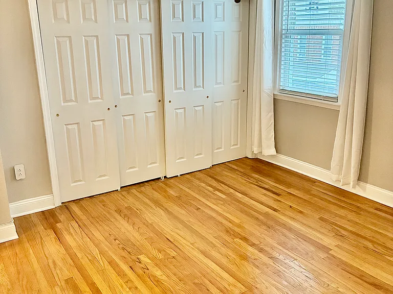 3451 Ainslie St — Photo 23