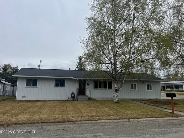 2949 Sunflower St, Anchorage, AK 99508