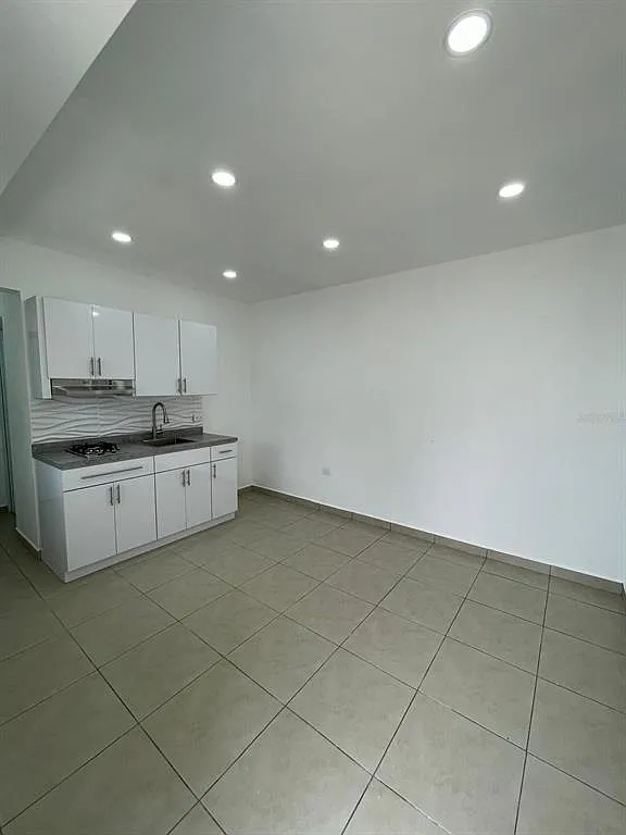 1 bed, 1.0 bath, 341 sqft, $775 — Photo 2