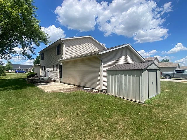 3 bed, 1.5 bath, 1120 sqft, $1,500 — Photo 2