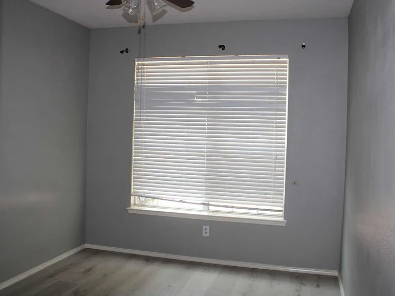 1608 Broadmoor Dr — Photo 15