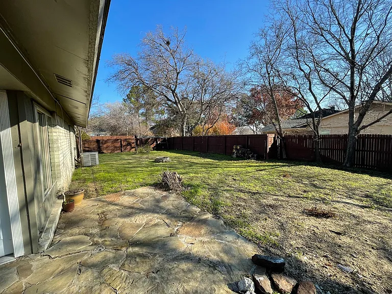401 Village Dr — Photo 14