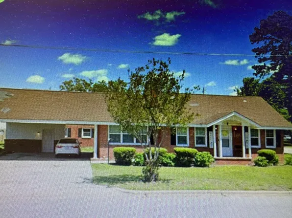 221 E Broad St, Saint Pauls, NC 28384