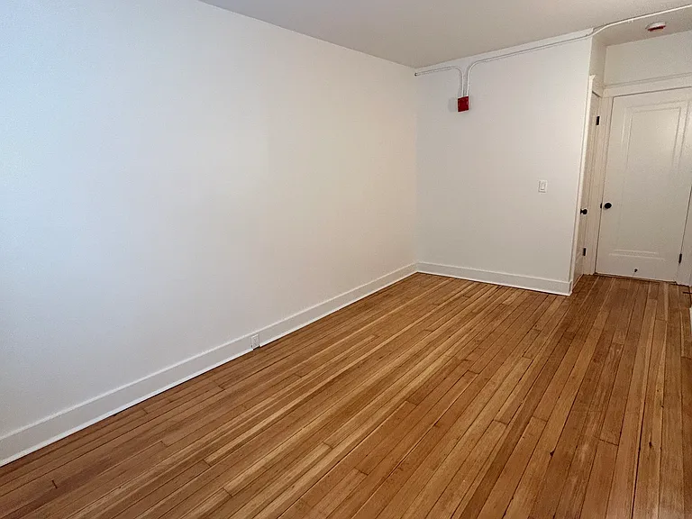 109 Montgomery St #2 — Photo 24