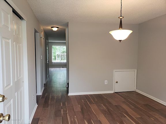 3rd image of 5 Greenwood Dr